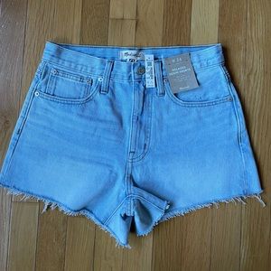 NWT Waist 24 mild rise jean shorts